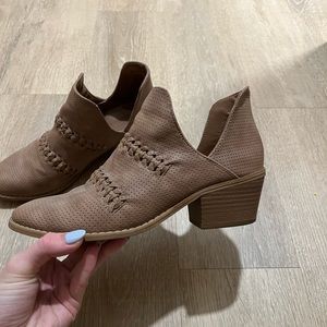 Target Universal Thread Tan Booties